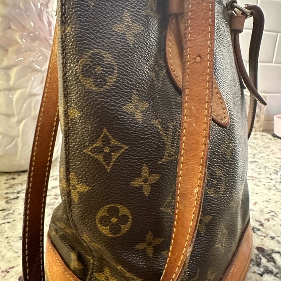 Authentic Vintage Louis Vuitton Monogram Bucket Bag - Picture 9 of 16